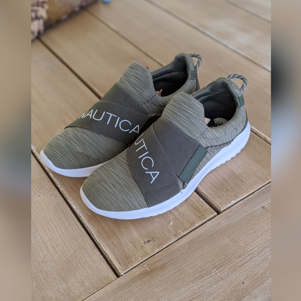 NAUTICA slip on sneakers